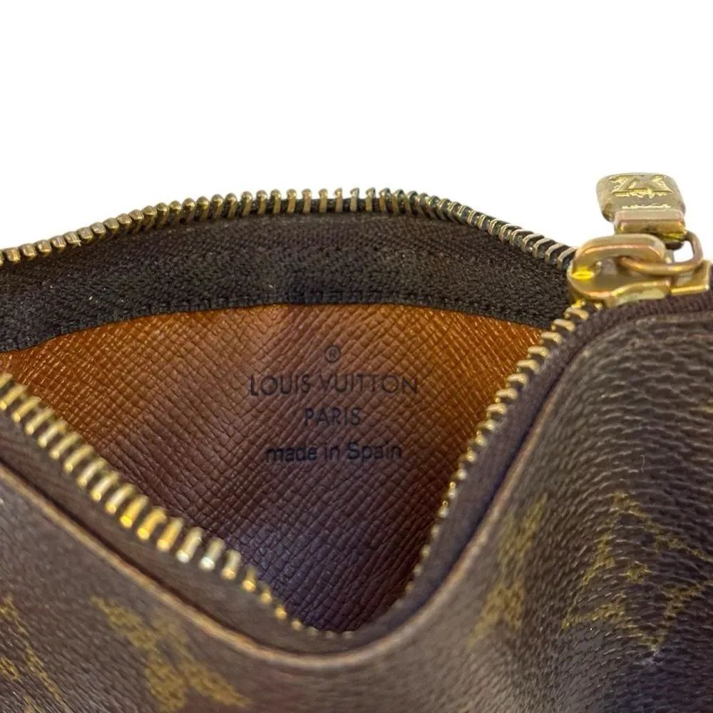 LOUIS VUITTON Classic LV Monogram Keychain Coin Pouch - Picture 4 of 8